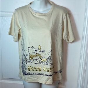 Uniqlo Disney Winnie the Pooh Hunny Graphic Tee Shirt  with Tigger Cotton  Sz S